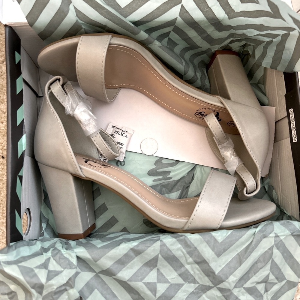 Trary light grey block heels. 3 inch, size 6